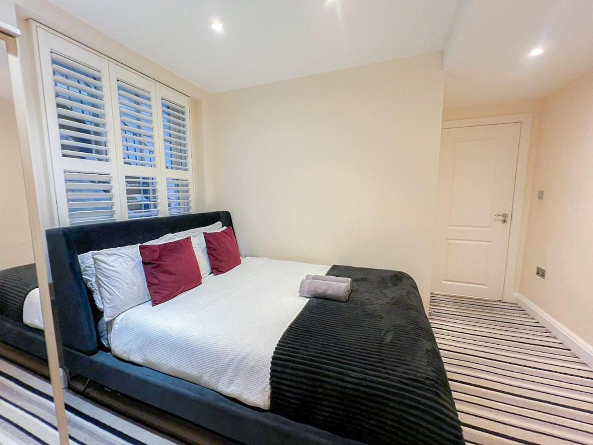 3 Bedroom With Private Terrace In Pimlico, Westminster, Victoria London