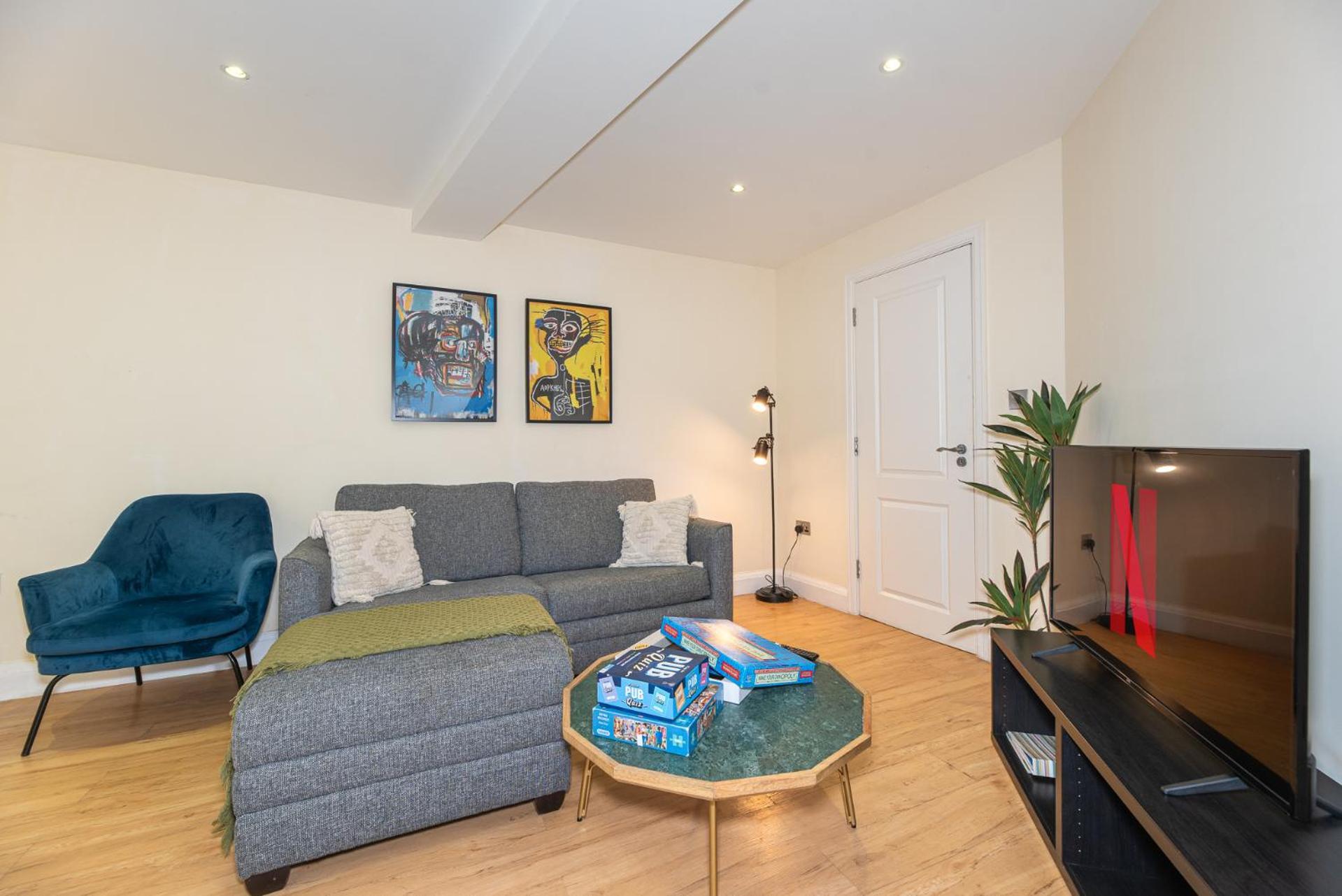 Apartment 3 Bedroom With Private Terrace In Pimlico, Westminster, Victoria *