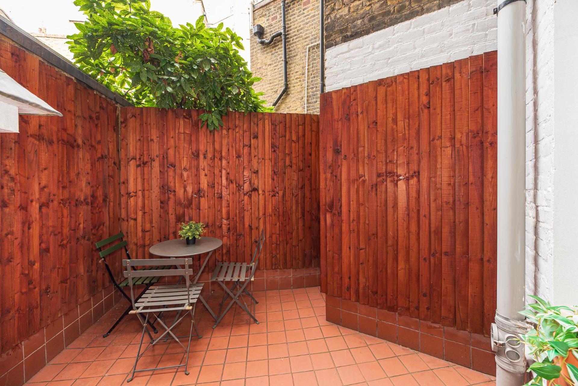 3 Bedroom With Private Terrace In Pimlico, Westminster, Victoria Apartment