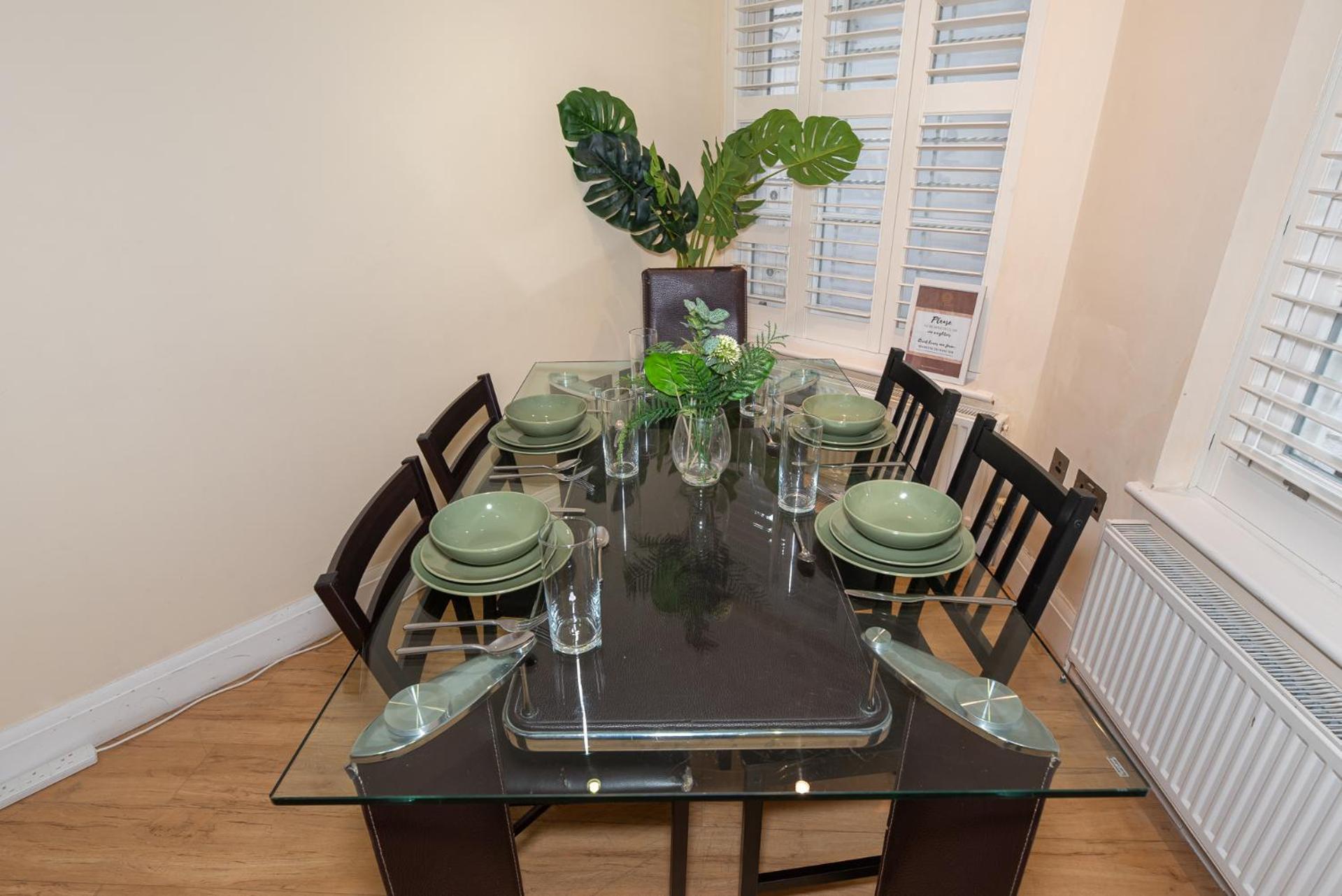 Apartment 3 Bedroom With Private Terrace In Pimlico, Westminster, Victoria