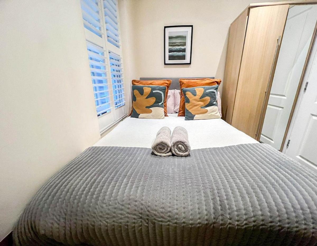 Apartment 3 Bedroom With Private Terrace In Pimlico, Westminster, Victoria *