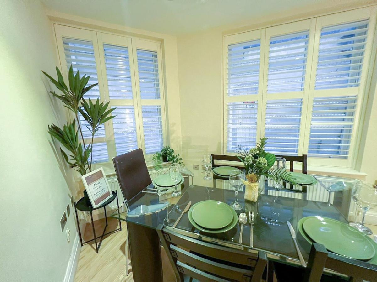 3 Bedroom With Private Terrace In Pimlico, Westminster, Victoria