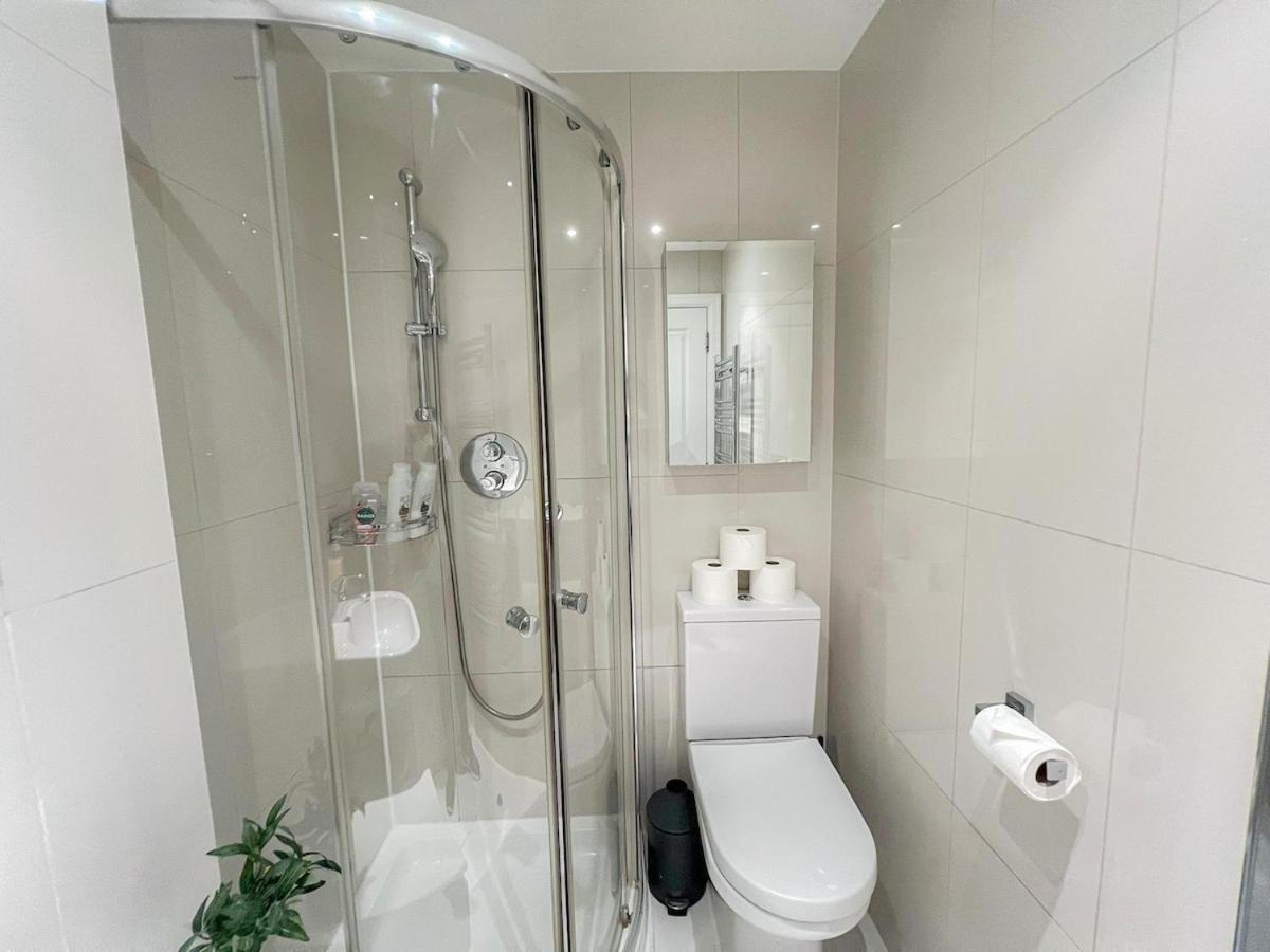 3 Bedroom With Private Terrace In Pimlico, Westminster, Victoria London