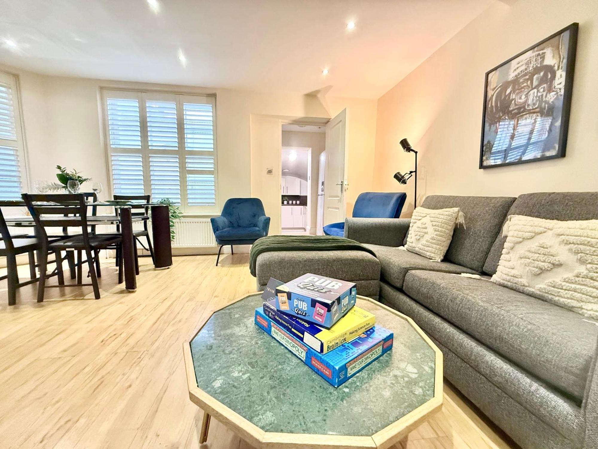 Apartment 3 Bedroom With Private Terrace In Pimlico, Westminster, Victoria
