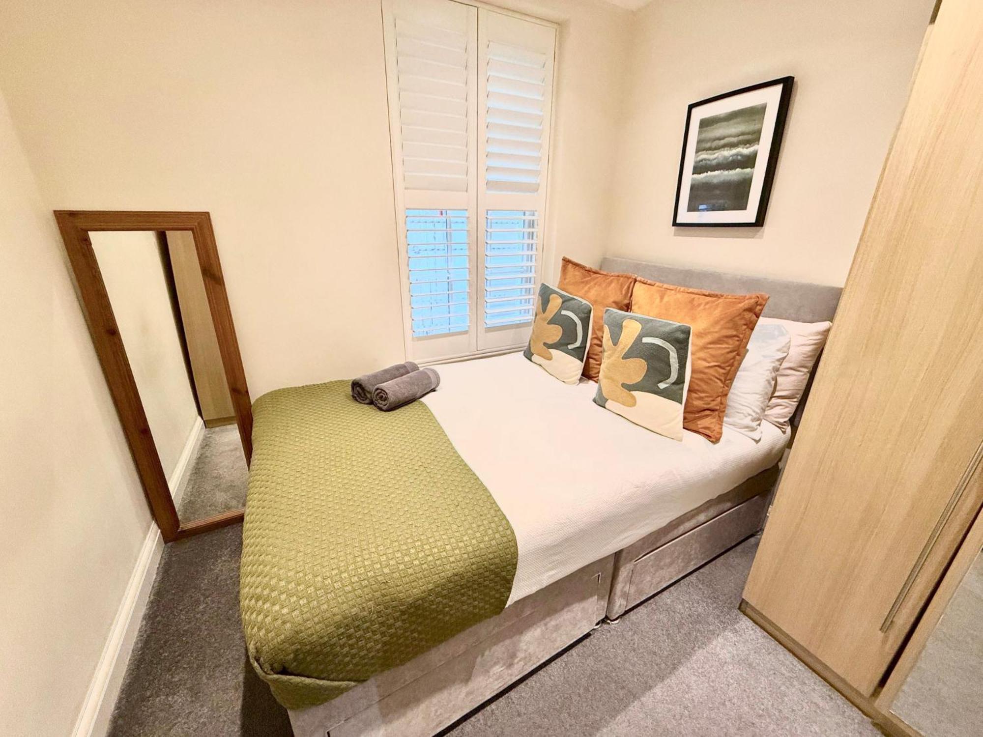 3 Bedroom With Private Terrace In Pimlico, Westminster, Victoria London