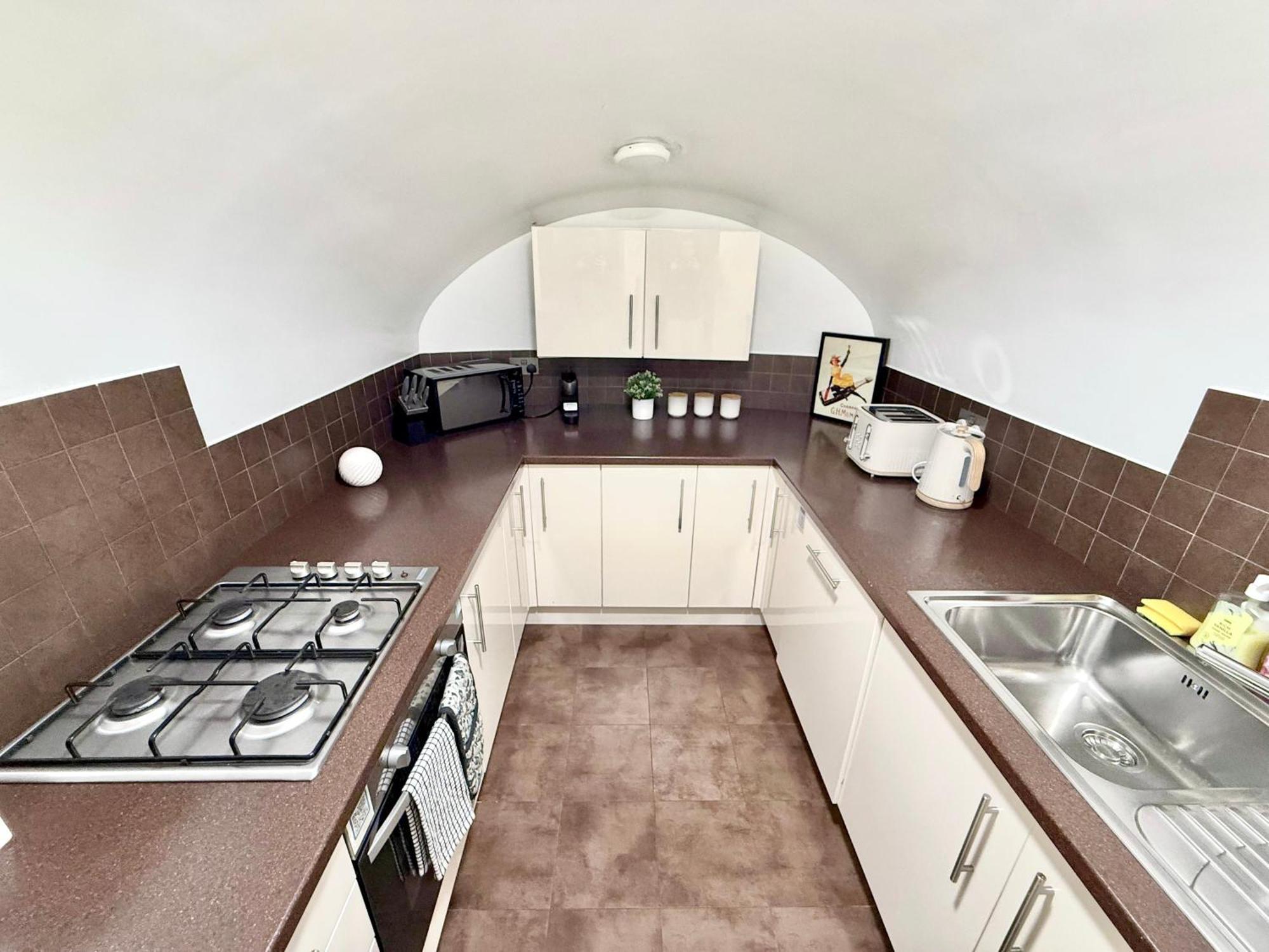 3 Bedroom With Private Terrace In Pimlico, Westminster, Victoria Apartment