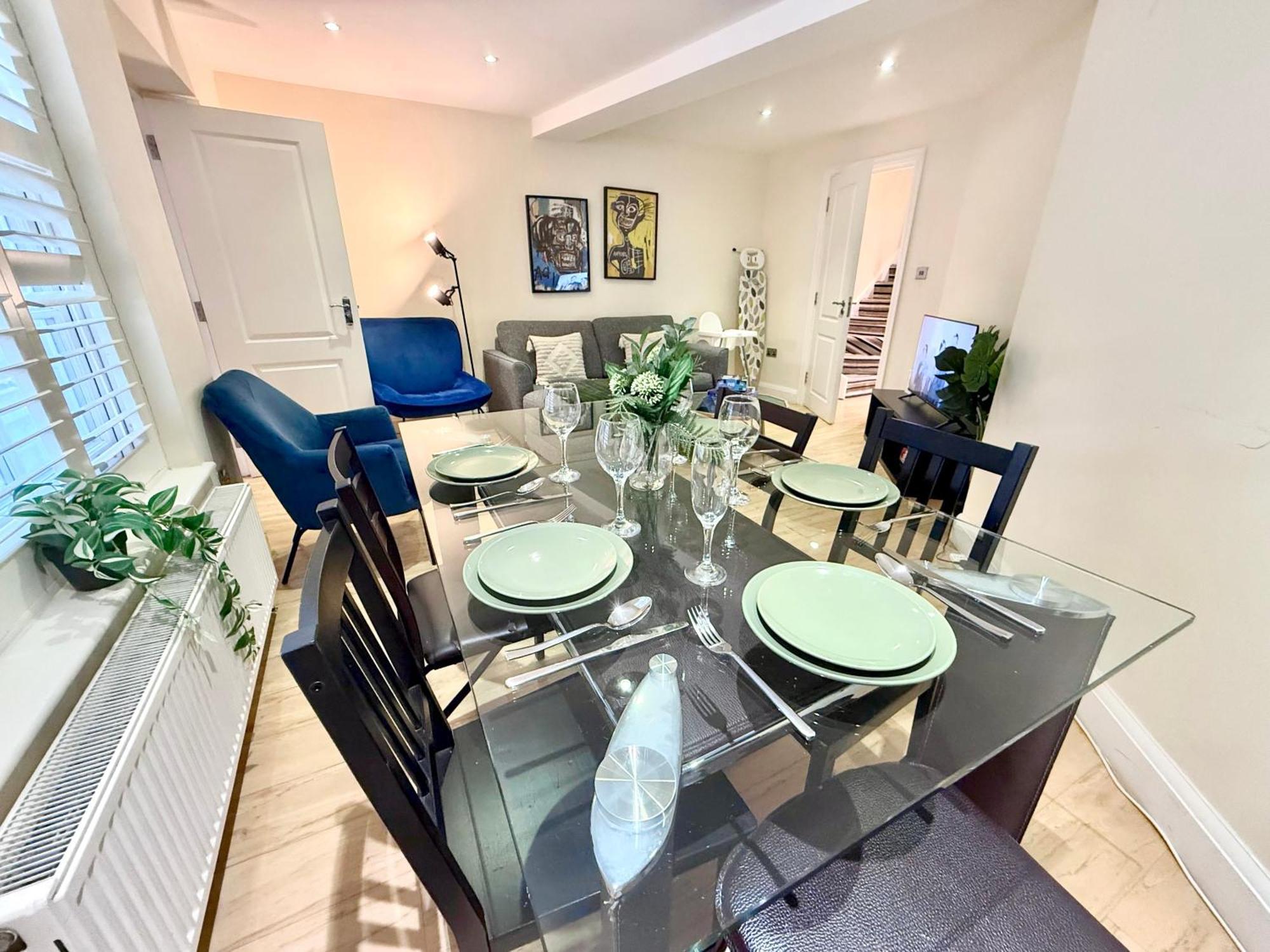 3 Bedroom With Private Terrace In Pimlico, Westminster, Victoria Apartment *