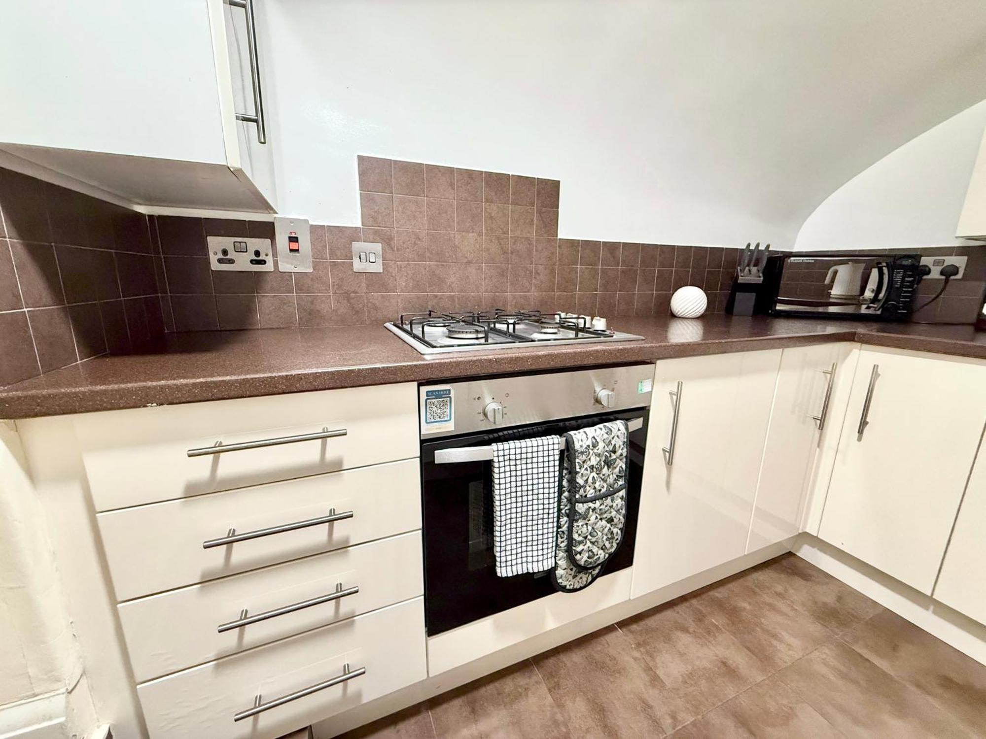 Apartment 3 Bedroom With Private Terrace In Pimlico, Westminster, Victoria *